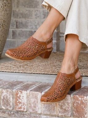 Pikolinos Romana Floral Cutout Leather Slingback Heels Brown EU 41 (US‎ 10.5–11)